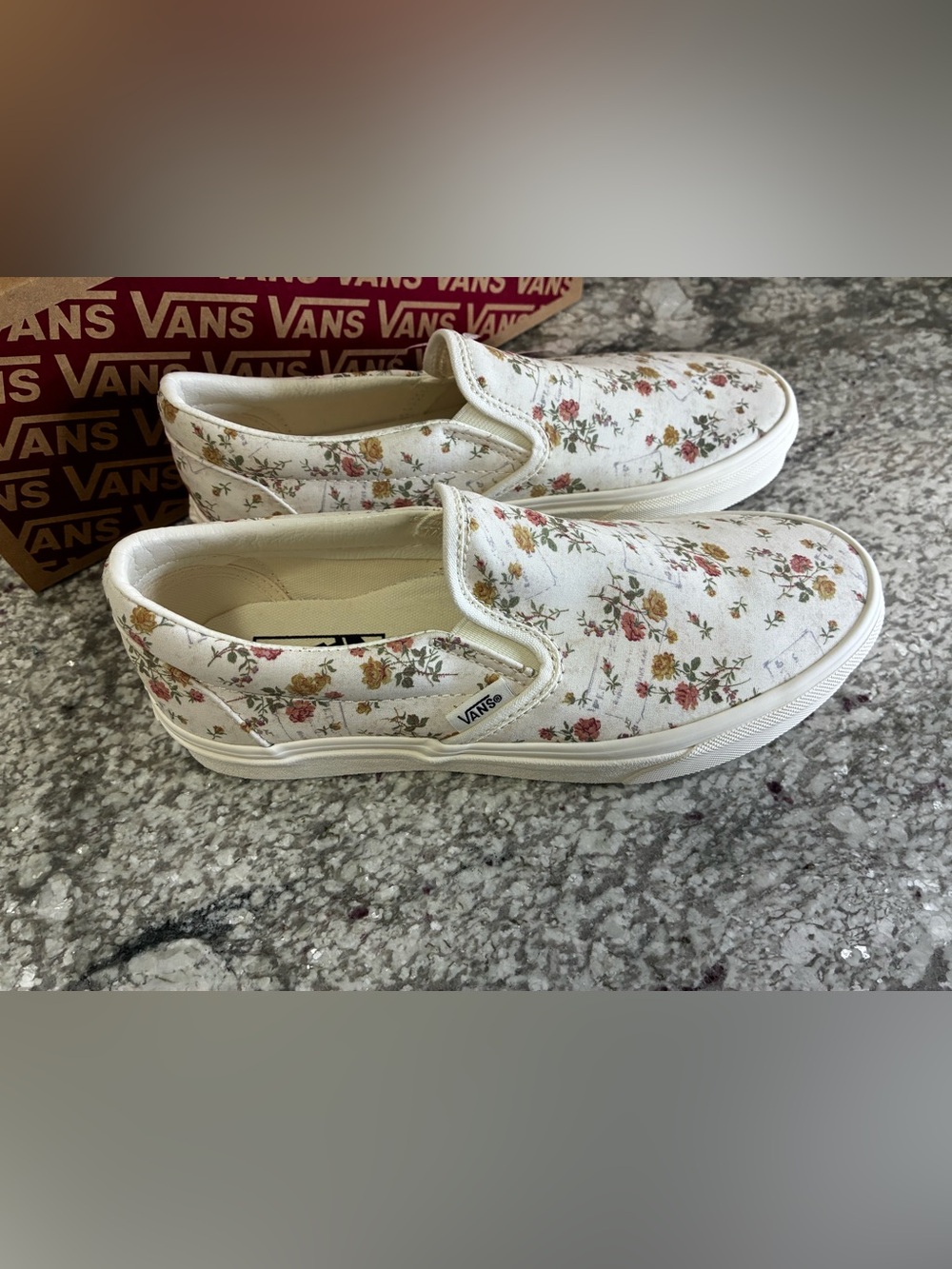 Women’s Vans Cream Slip-On Sneakers with Floral/Marshmallow  print - Picture 9 of 16